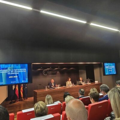 31416920-ee78-4ba3-b41f-abc0147fbebf-1024x768 Agustín Rovira, director de la oficina, Begoña Marín y Carmen Hernández en la presentación del IDC 2024